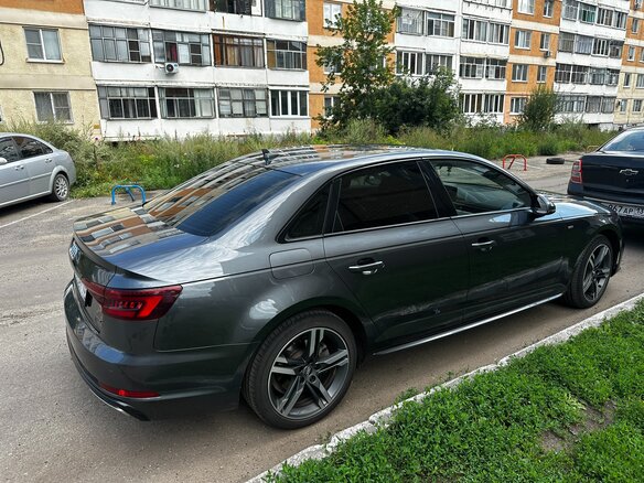 2019 Audi A4 V (B9), серый, 3200000 рублей - вид 3