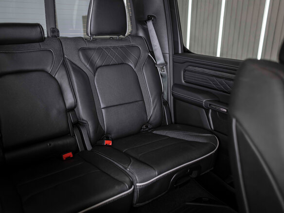 2026 Ram 1500 Crew Cab eTorque V Рестайлинг, чёрный, 12090317 рублей - вид 26