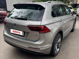2018 Volkswagen Tiguan II, серебристый, 3080000 рублей, вид 5