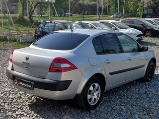 2006 Renault Megane II Рестайлинг, серебристый, 299000 рублей, вид 5