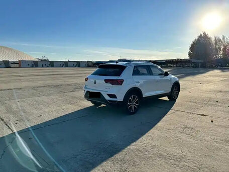 2022 Volkswagen T-Roc I (China Market), белый, 1795000 рублей, вид 5