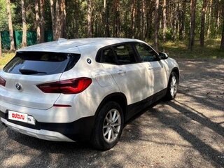 2019 BMW X2 sDrive18i I (F39), белый, 2000000 рублей, вид 3