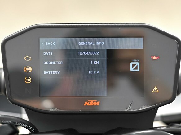 2023 KTM 890 Duke GP, чёрный, 899000 рублей - вид 8