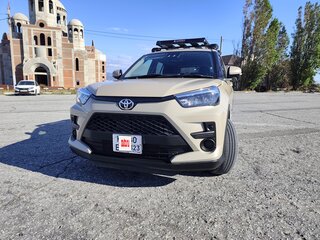 2024 Toyota Raize I, бежевый, 1720000 рублей, вид 2