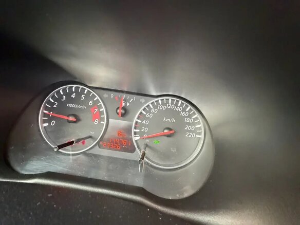 2012 Nissan Note I Рестайлинг, серебристый, 750000 рублей - вид 8