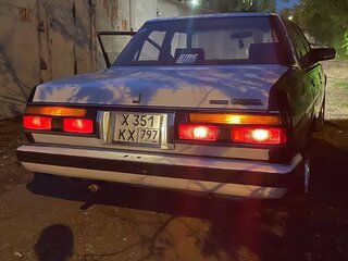 1986 Toyota Cresta II (X70), белый, 700000 рублей, вид 3