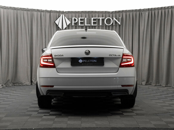 2017 Skoda Octavia III (A7) Рестайлинг, белый, 2120000 рублей - вид 5