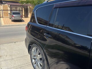 2010 Infiniti QX56 II, чёрный, 1200000 рублей, вид 4