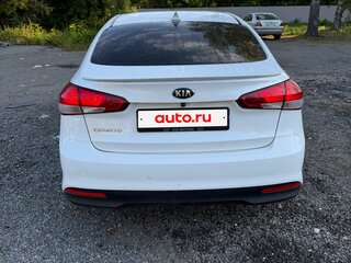 2017 Kia Cerato III Рестайлинг (Classic), белый, 1200000 рублей, вид 3