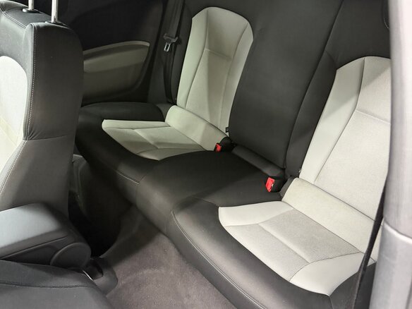 2011 Audi A1 I (8X), серый, 940000 рублей - вид 10