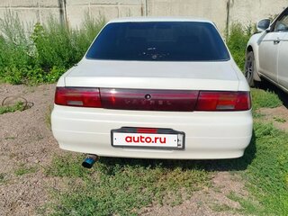 1996 Nissan Laurel VII (C34), белый, 250000 рублей, вид 3