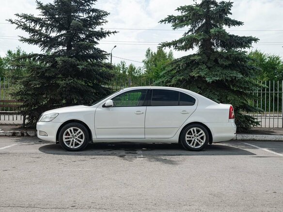 2012 Skoda Octavia II (A5) Рестайлинг, белый, 725000 рублей - вид 6
