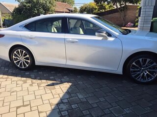 2018 Lexus ES 250 VII, белый, 4300000 рублей, вид 2