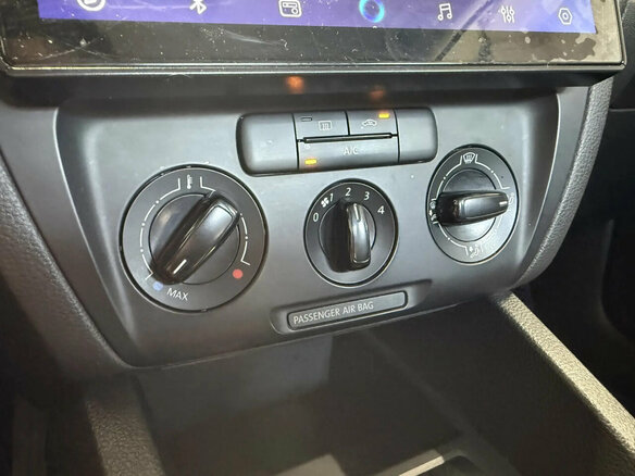 2013 Volkswagen Jetta VI, чёрный - вид 10