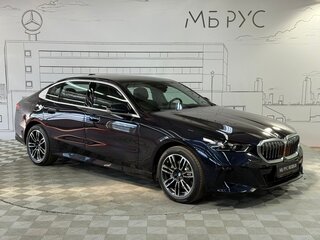2025 BMW 5 серии Long 530Li xDrive VIII (G60/G61/G68), чёрный, 7800000 рублей, вид 5
