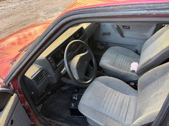 1988 Volkswagen Jetta II, красный, 60000 рублей - вид 1