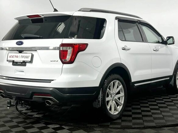 2018 Ford Explorer V Рестайлинг, белый, 2850000 рублей - вид 5
