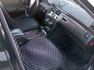 2001 Mercedes-Benz E-Класс 220 II (W210, S210) Рестайлинг, чёрный, 290000 рублей, вид 4