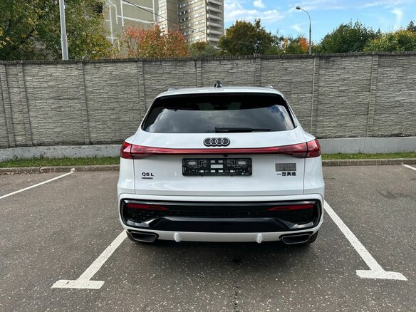 2026 Audi Q5 L III (GU), белый, 7350000 рублей - вид 3