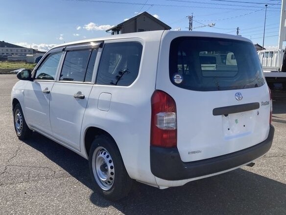 2022 Toyota Probox I Рестайлинг, белый, 909013 рублей - вид 5