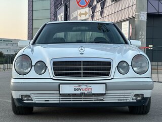 1998 Mercedes-Benz E-Класс 240 II (W210, S210), белый, 647000 рублей, вид 5