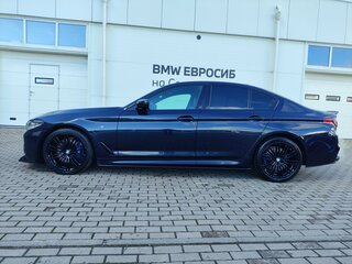 2017 BMW 5 серии 540i xDrive VII (G30/G31/G38), чёрный, 3999000 рублей, вид 5