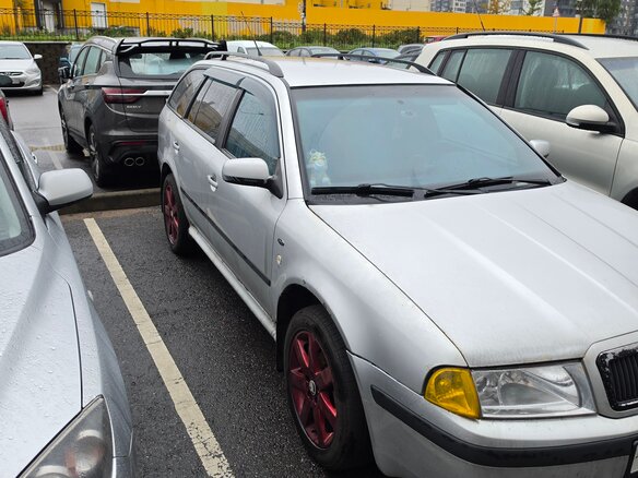 2004 Skoda Octavia I (A4) Рестайлинг, серебристый, 330000 рублей - вид 2