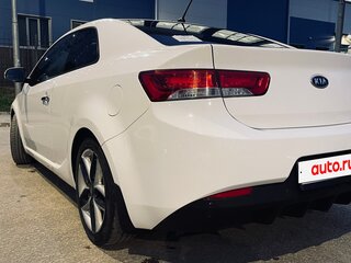 2011 Kia Cerato Koup II, белый, 950000 рублей, вид 4