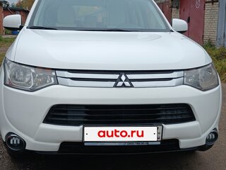 2014 Mitsubishi Outlander III, белый, 1400000 рублей, вид 2