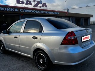 2011 Chevrolet Aveo I Рестайлинг, серебристый, 220000 рублей, вид 5