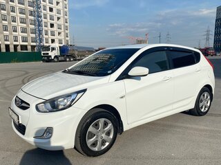 2012 Hyundai Solaris I, белый, 735000 рублей, вид 1