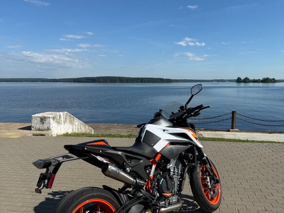 2021 KTM 890 Duke R, белый, 770000 рублей - вид 2