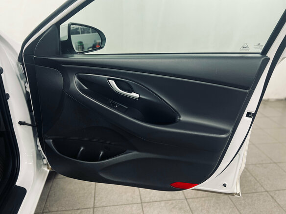 2023 Hyundai i30 III Рестайлинг 2, белый, 1670000 рублей - вид 13