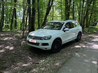 2013 Volkswagen Touareg II, белый, 2750000 рублей, вид 4