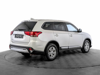 2020 Mitsubishi Outlander III Рестайлинг 3, белый, 2599000 рублей, вид 5