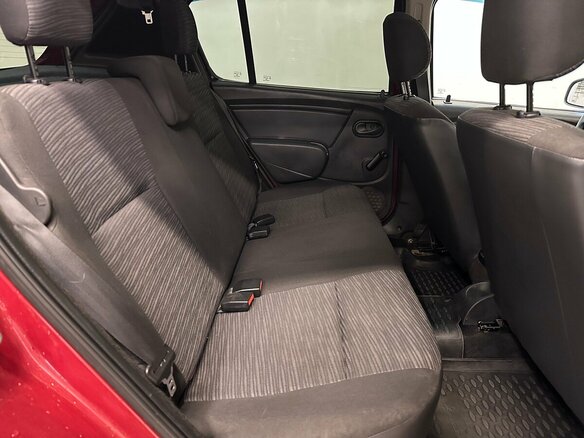 2011 Renault Sandero I, красный - вид 8