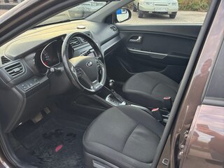 2016 Kia Rio III Рестайлинг, коричневый, 1050000 рублей, вид 5