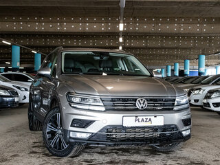 2016 Volkswagen Tiguan II, серебристый, 2400000 рублей, вид 2