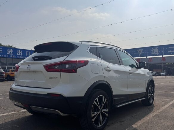 2022 Nissan Qashqai II Рестайлинг, белый, 2000000 рублей - вид 3