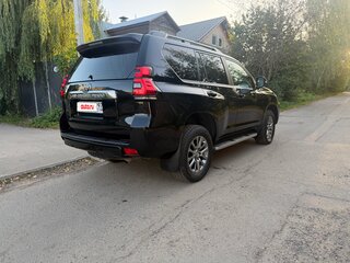 2017 Toyota Land Cruiser Prado 150 Series Рестайлинг 2, чёрный, 4600000 рублей, вид 4