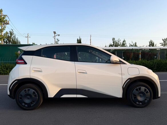 2026 BYD Seagull 30.08 kWh I Рестайлинг, белый - вид 2