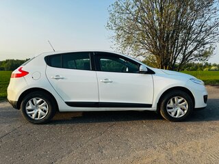 2014 Renault Megane III Рестайлинг, белый, 790000 рублей, вид 5