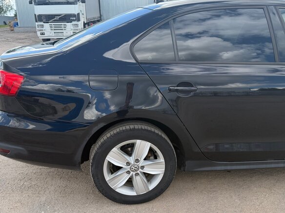 2015 Volkswagen Jetta VI Рестайлинг, чёрный - вид 4