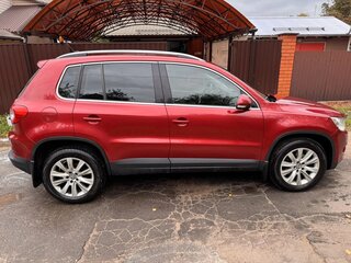 2011 Volkswagen Tiguan I, красный, 1070000 рублей, вид 5