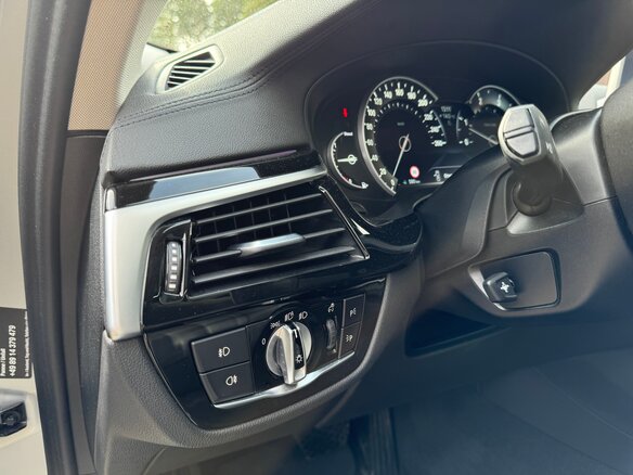 2019 BMW 5 серии 520d xDrive VII (G30/G31/G38), серый - вид 21