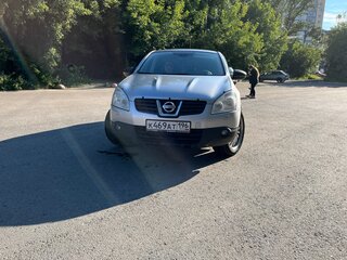 2008 Nissan Qashqai I, серебристый, 700000 рублей, вид 3