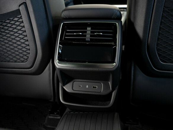 2026 Geely Monjaro I Рестайлинг, белый, 4599990 рублей - вид 37