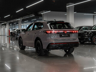 2026 Volkswagen Tiguan L Pro III (China Market), серый, 5050000 рублей, вид 4