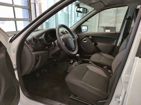 2026 Lada (ВАЗ) Granta I Рестайлинг, белый, 1290000 рублей - вид 15