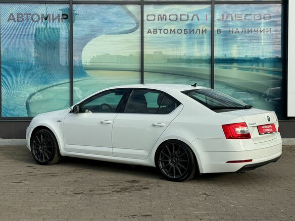 2020 Skoda Octavia III (A7) Рестайлинг, белый, 1850000 рублей - вид 6